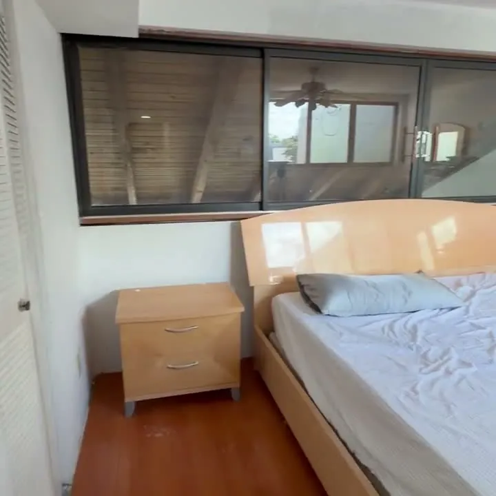 Recorra el dormitorio y el baño al terminar.